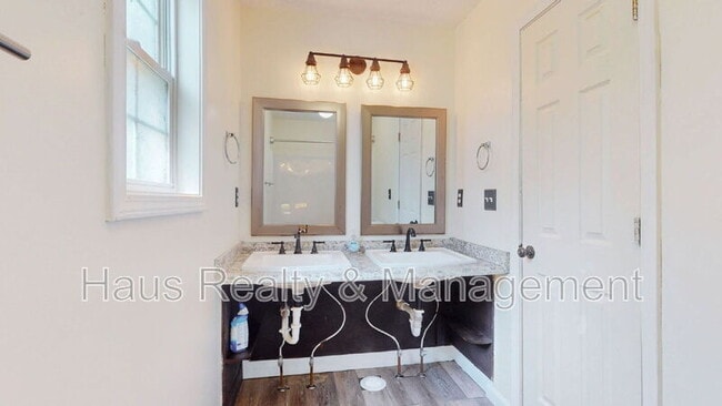 Building Photo - 3248 N Senseney Cir