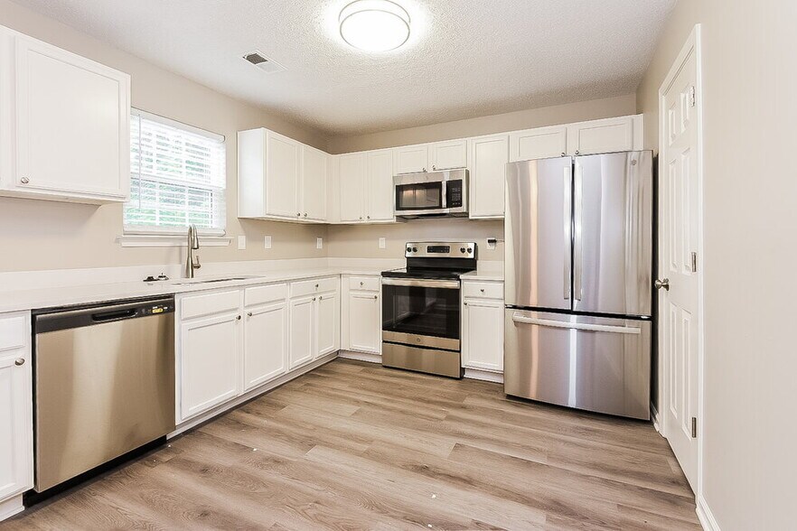 Building Photo - 1146 Brookstone Rd