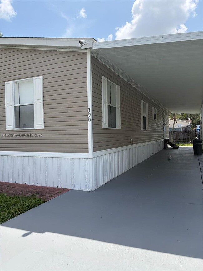 Building Photo - 390 NW 134th Ave