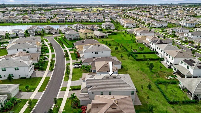 Building Photo - 14971 RedCove Pl