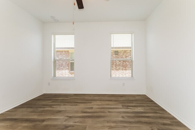 Building Photo - 25523 Pitchfork Ranch Pl