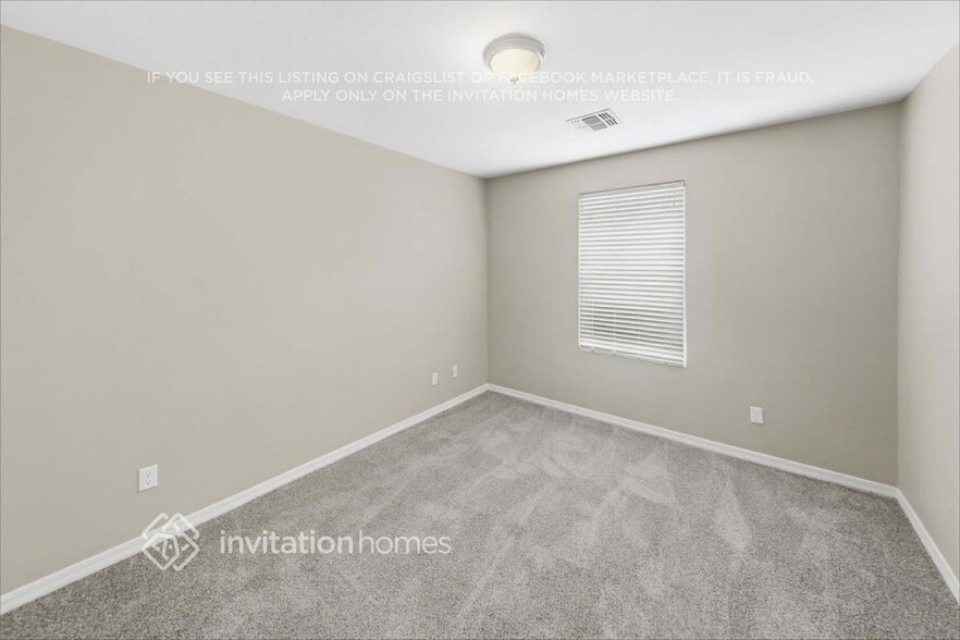 Building Photo - 11060 E Stearn Ave