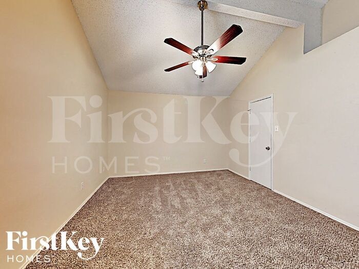 Building Photo - 504 Mockingbird Dr