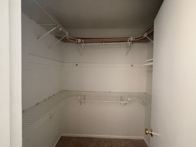 Building Photo - Townhouse Near N Great Neck & VB Blvd