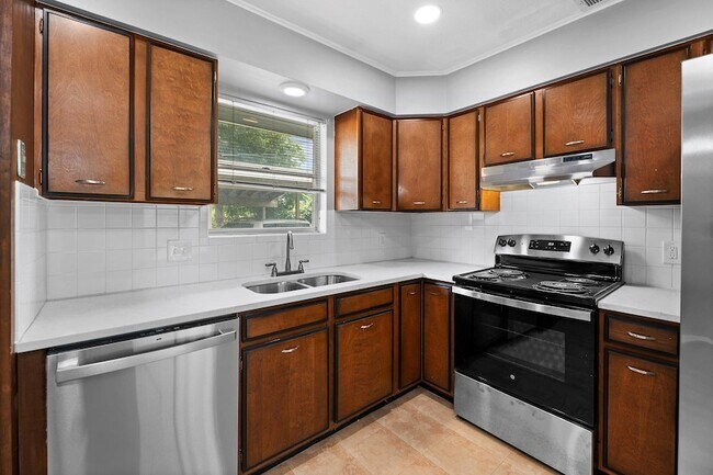 Building Photo - 2712 St Edwards Cir
