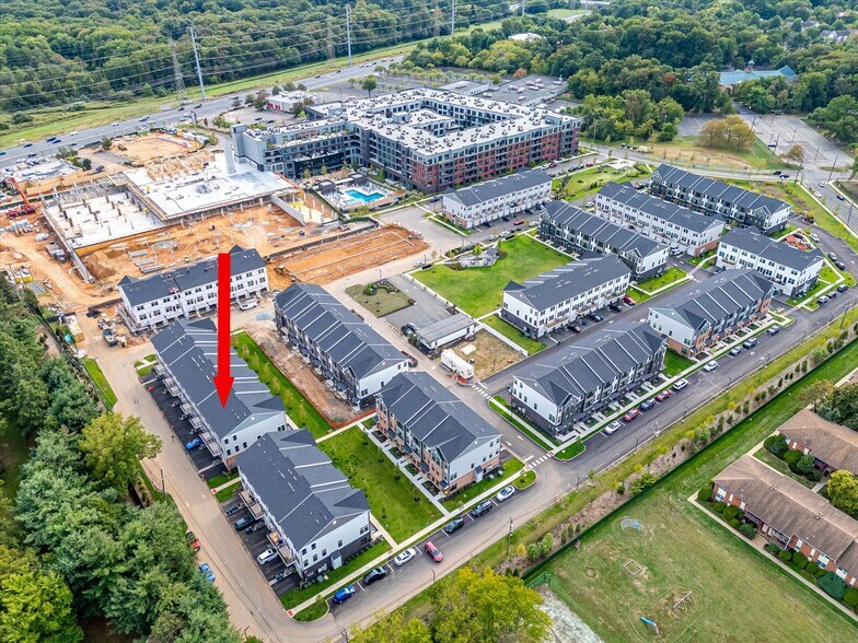 Building Photo - 624 Sadie Cir