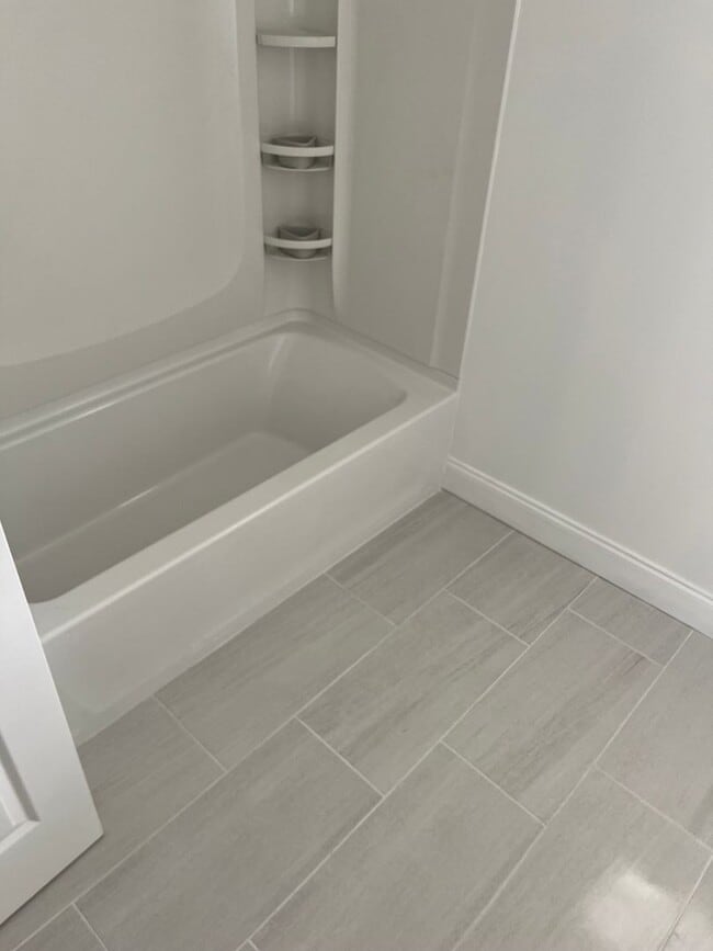 Building Photo - Beautiful 4bd 2 bath for Rent single home with large yard and Basement in Ivyland Borough