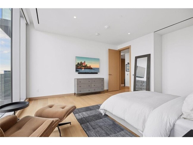 Building Photo - 255 Hennepin Ave