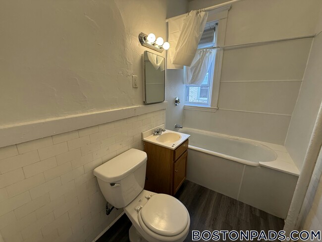 Building Photo - 9 Egremont Rd