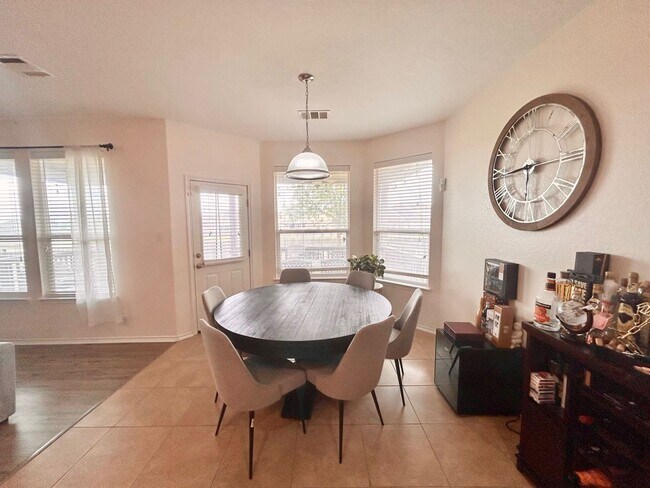 Building Photo - 5 BED/3 BATH GORGEOUS HOUSE FOR LEASE! AVA...