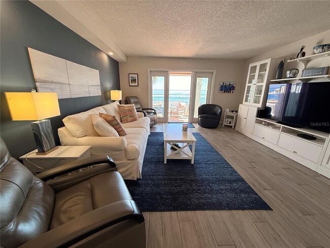 Building Photo - 4942 Coquina Key Dr SE