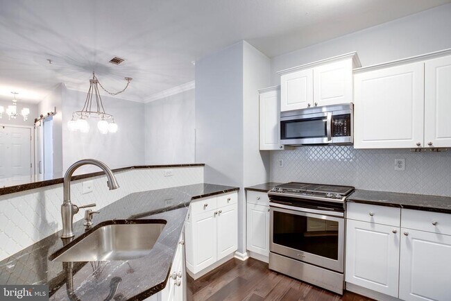 Building Photo - 11371 Aristotle Dr