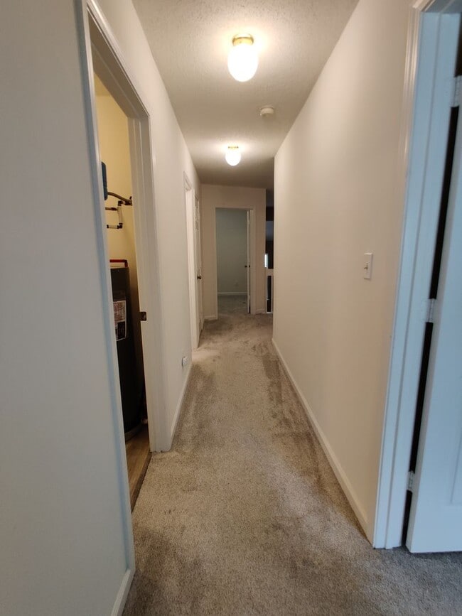 Building Photo - Townhome in Ballyntyne