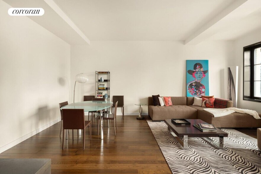 Building Photo - 425 W 50th St