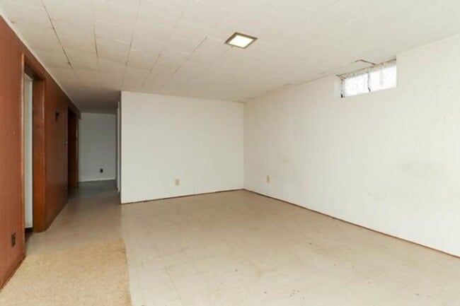 Building Photo - 101 W Cypress St
