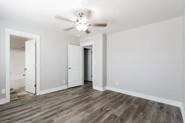 Building Photo - 3770 N Downwater St