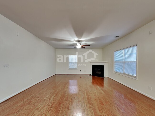 Building Photo - 10 Oakville Ct