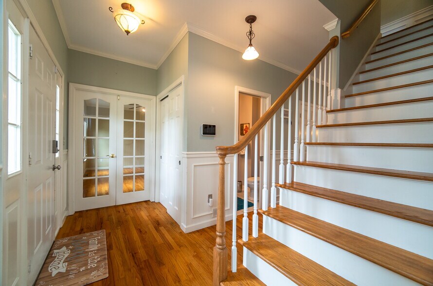 Building Photo - 155 Torsey St