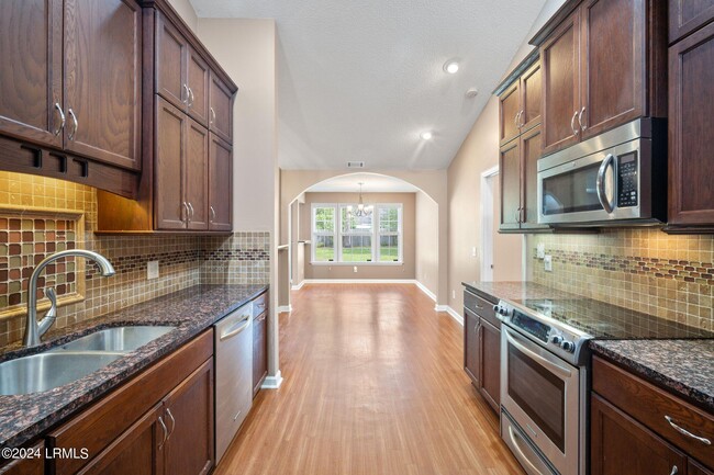 Building Photo - 44 Purrysburg Dr