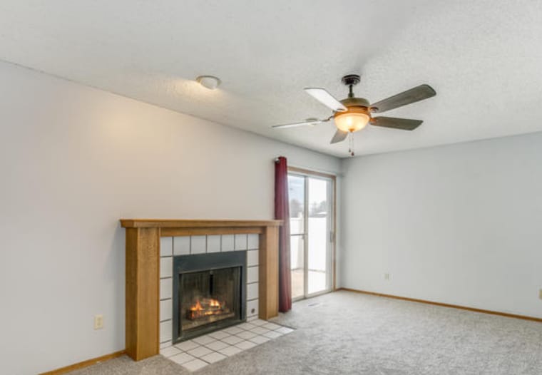 Building Photo - 142 E. Wood