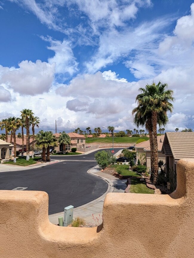 Building Photo - Santa Fe Vistas House!
