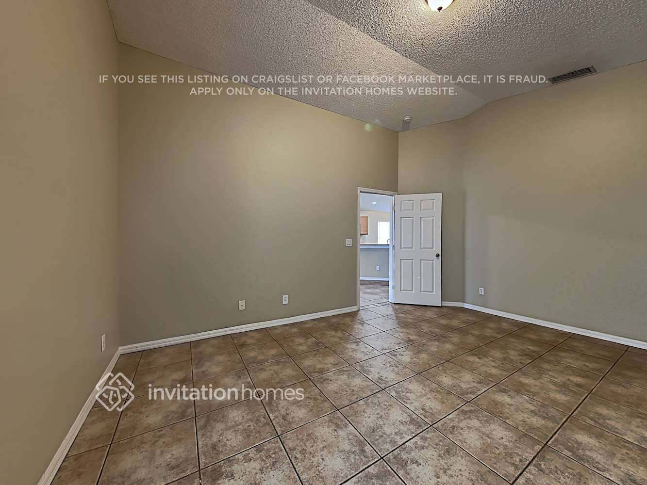 Building Photo - 813 Lake George Dr
