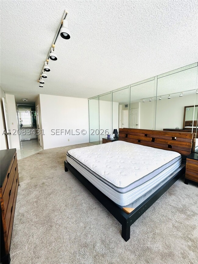 Building Photo - 3800 S Ocean Dr
