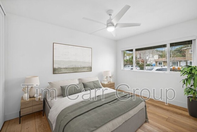 Building Photo - 526 Irvine Ave