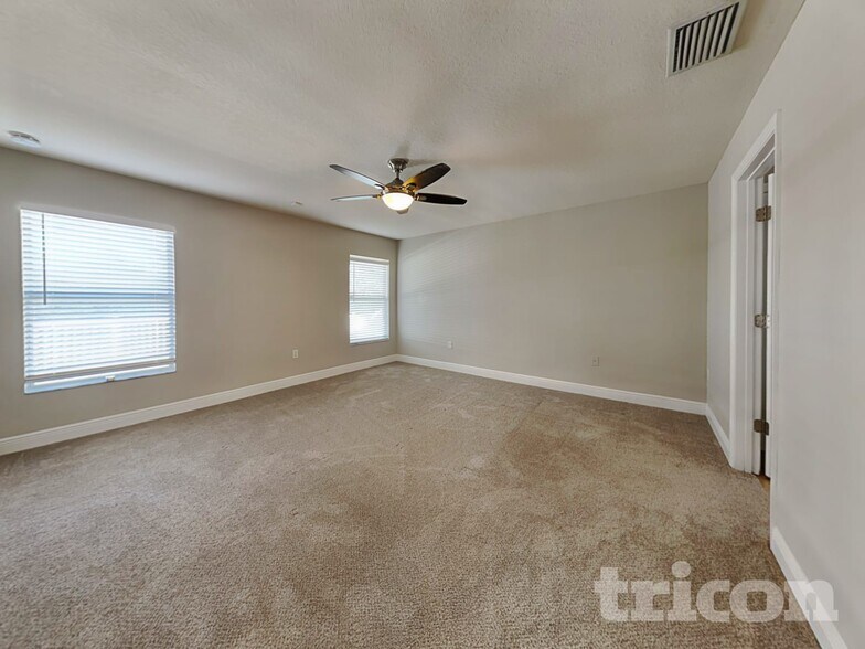 Building Photo - 9627 Jaybird Ln