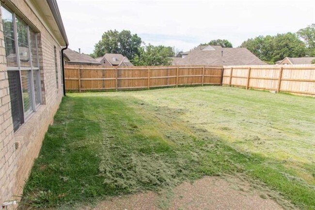 Building Photo - 3430 Roxee Run Cv