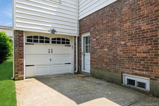 Building Photo - 212 Fernwood Terrace
