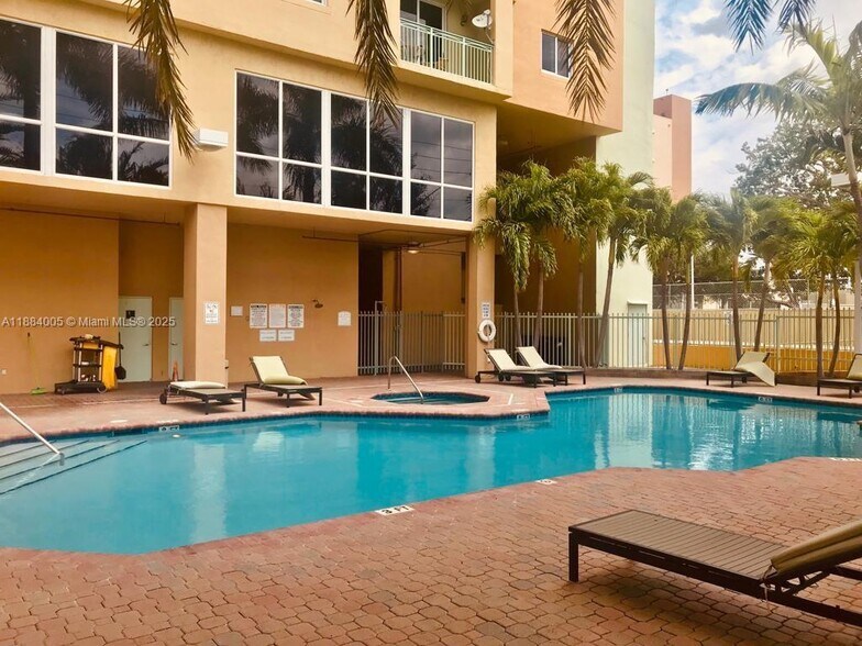 Building Photo - 3500 Coral Way