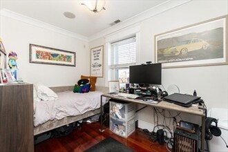 Building Photo - 632 E Broadway