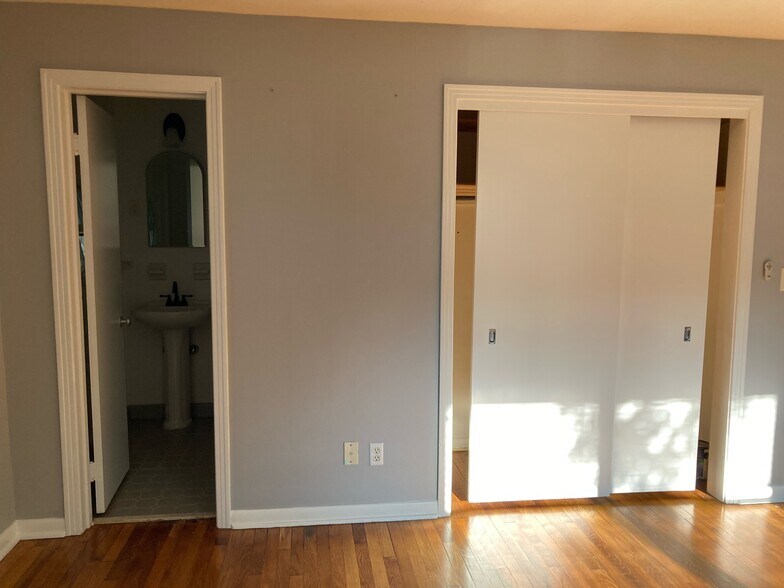 Building Photo - 302 NW 13th Ave