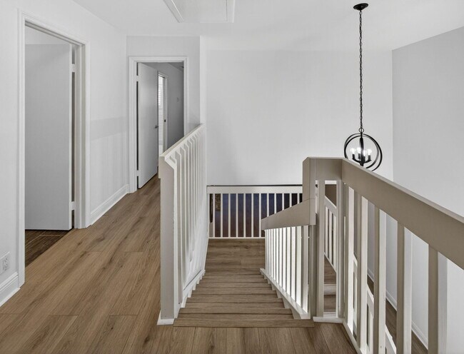 Building Photo - 259 Old Meadow Way