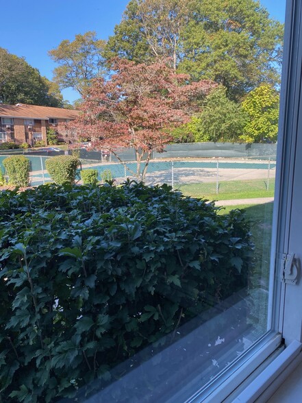 Building Photo - 333 Vincellette St