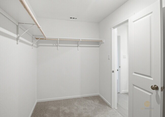 Building Photo - "Spacious 4-Bedroom Retreat with 2.5 Baths in Beautiful San Antonio!"