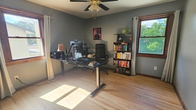 Building Photo - Charming 4-Bedroom Remodeled Home in Quiet...