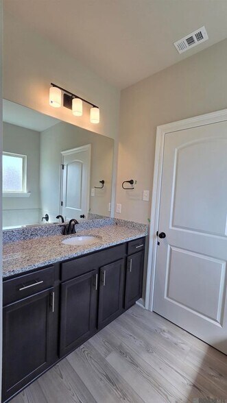 Building Photo - 25662 Tarver Dr