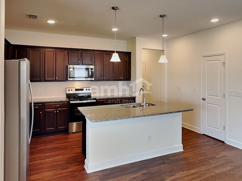 Building Photo - 33944 Night Lily Dr