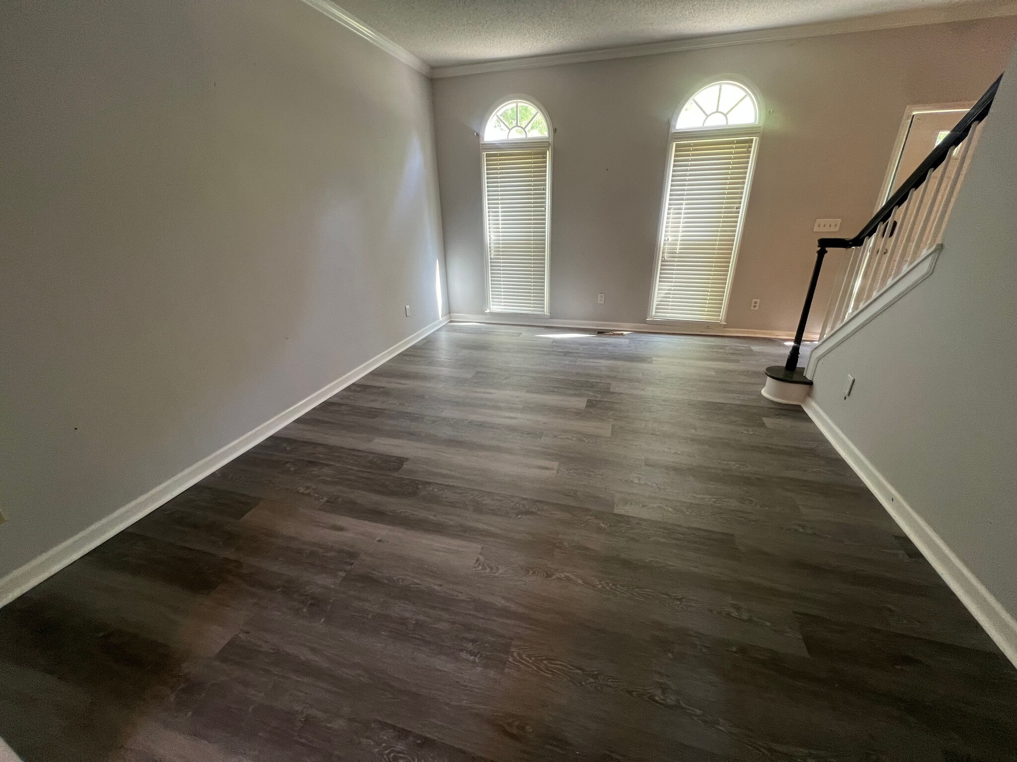 Building Photo - Room in House on Daingerfield Dr