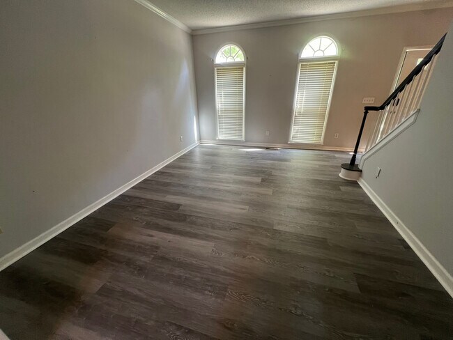 Building Photo - Room in Single Family Home on Daingerfield Dr