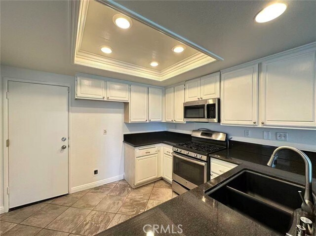 Building Photo - 15442 Ficus St