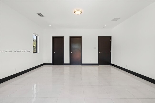 Building Photo - 519 Alhambra Cir