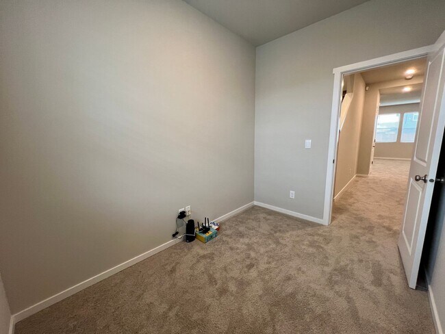 Building Photo - 3105 Wrangler Dr