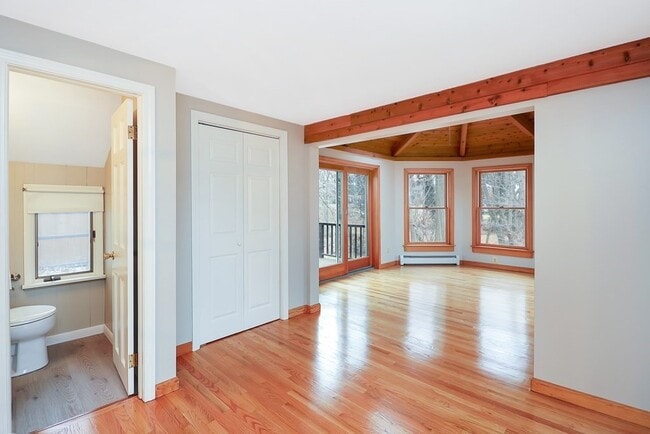 Building Photo - 142 Elmwood Ave