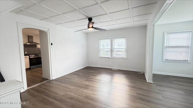 Building Photo - 104 Burlington Ave