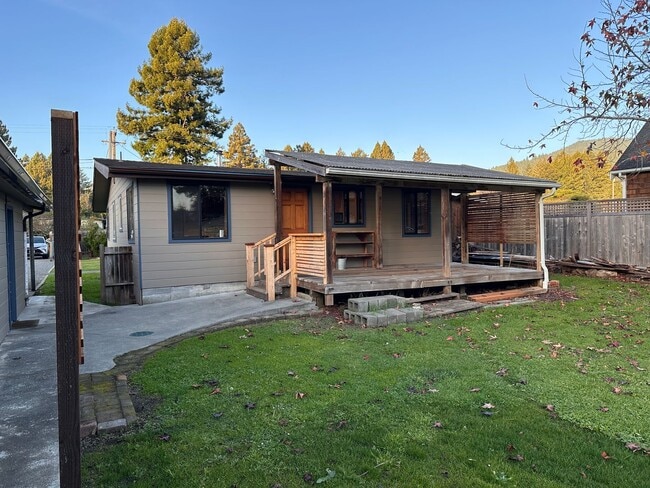 Building Photo - Sunny Fieldbrook 2/1 Stand Alone House – Cat Friendly