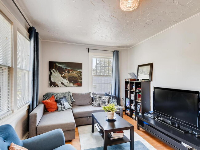 Building Photo - Rare Find: 2BR With Private Rooftop Deck, Bryn Mawr
