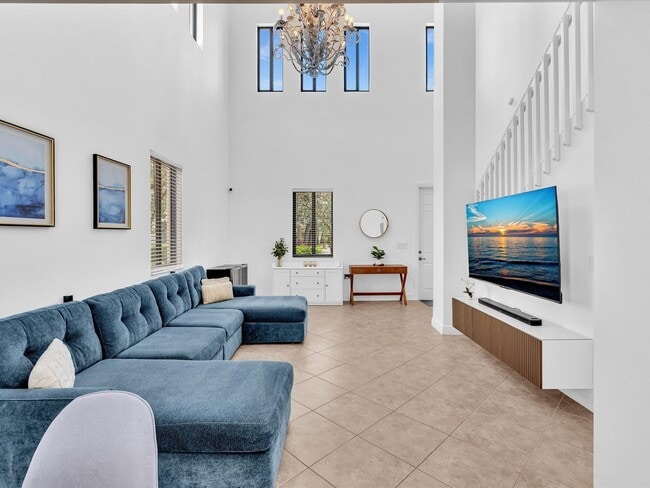 Building Photo - 2414 Venetian Way